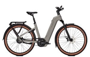 Moderne elektrische fiets met lage instap